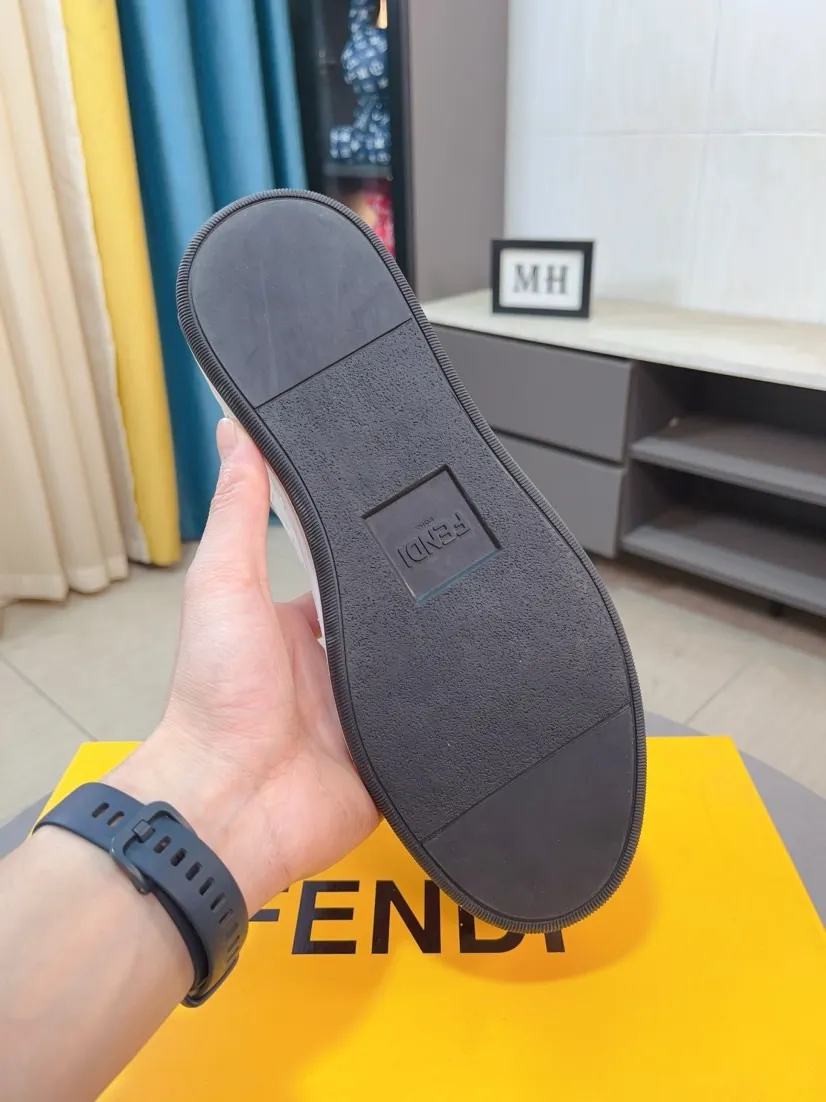 Ex-factory price 420🌹🌹【fendi Fendi】: 🔝High-end brand of men's shoes: high-top series: official website 1:1 latest masterpiece: the upper is made of brand fabric with imported cowhide technology, ➕🐑made in sheepskin👍, making walking more convenient and comfortable, a stunning work, compared with the official quality, the beautiful 1:1 replica [color]! Create a fashionable personality to set off your uniqueness! A must-have for trendy men! 🔥Size: 38-44.